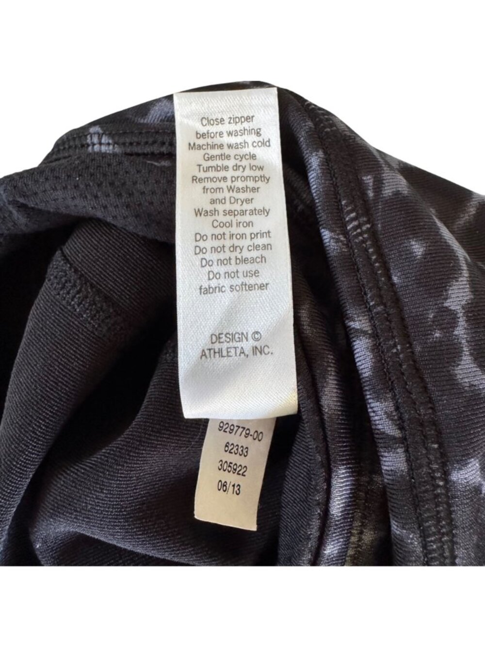 Athleta Flirty Stardust 2 In 1 Skirt Capris Leggings M Black Animal Print 929779 - Picture 5 of 14